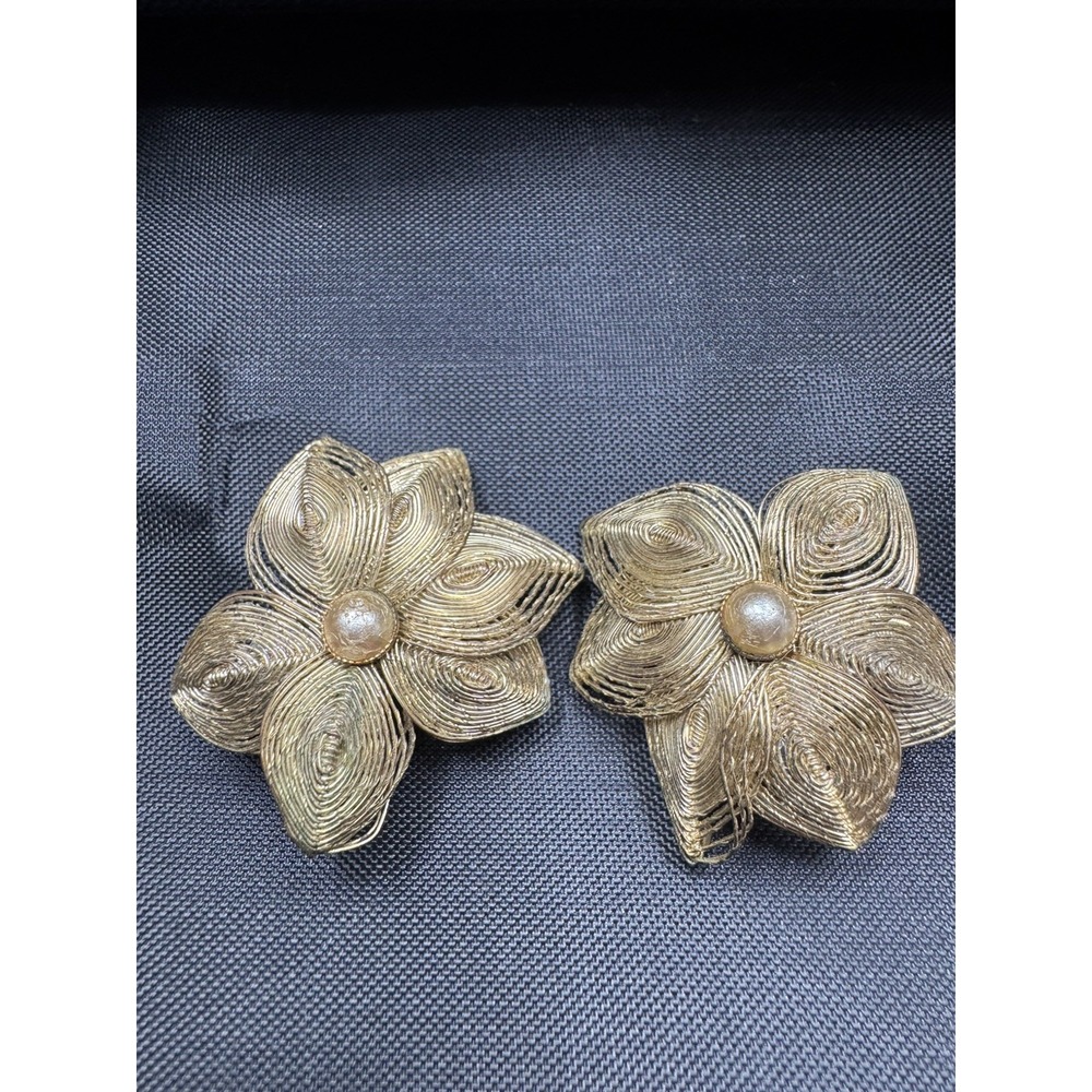 1950s Vintage German Goldtone Wire Spun Floral Clip-On Earrings